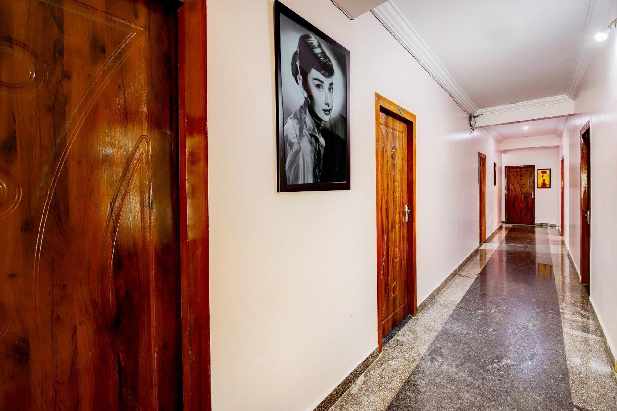 Hotel O Hotel Utsav Palace Bangalore Buitenkant foto