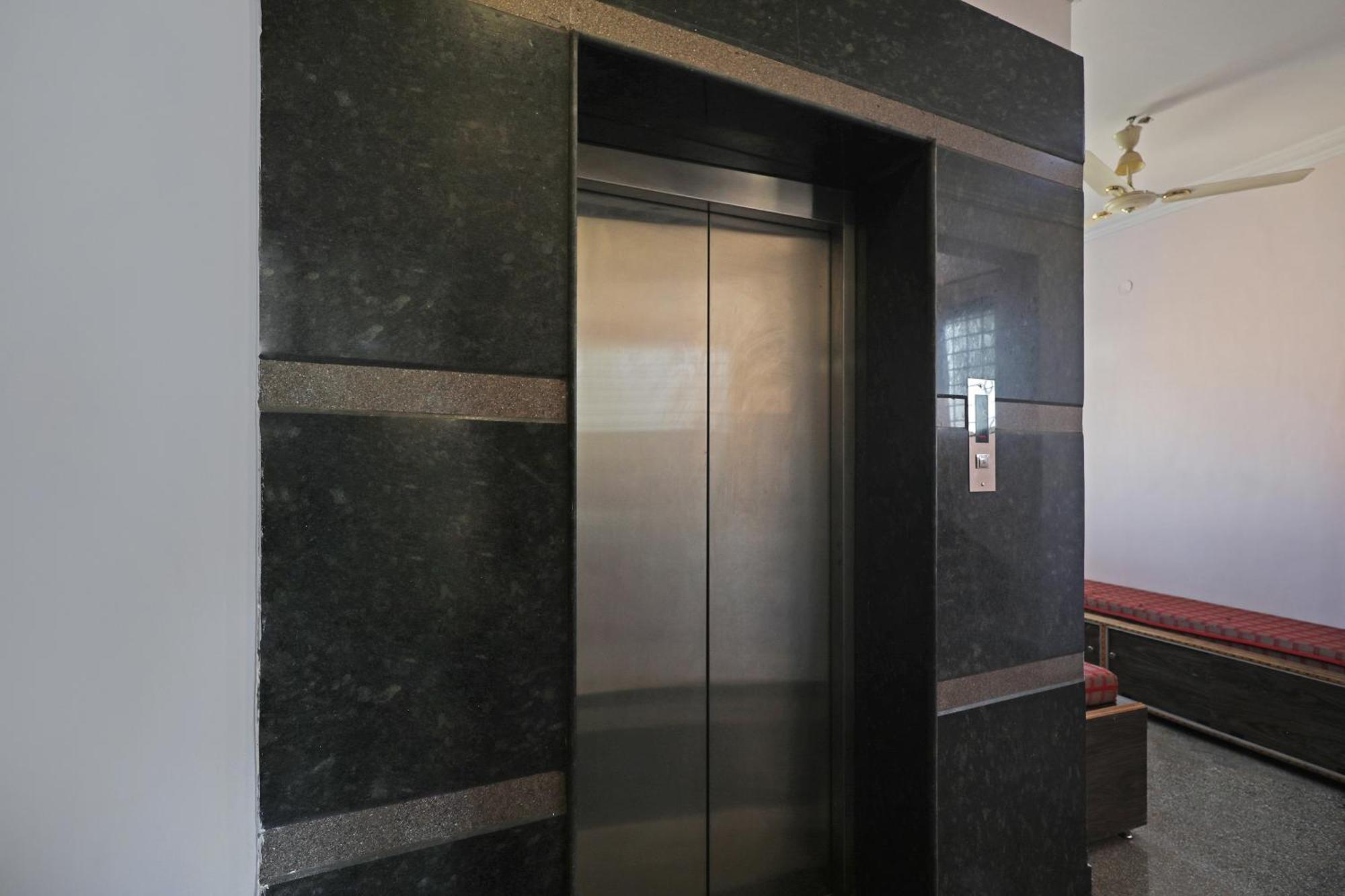 Hotel O Hotel Utsav Palace Bangalore Buitenkant foto